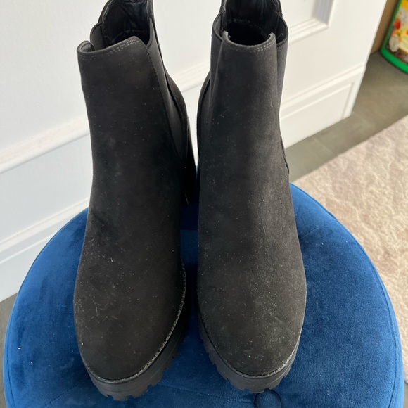 Pretty little thing boots - Picture 3 of 3